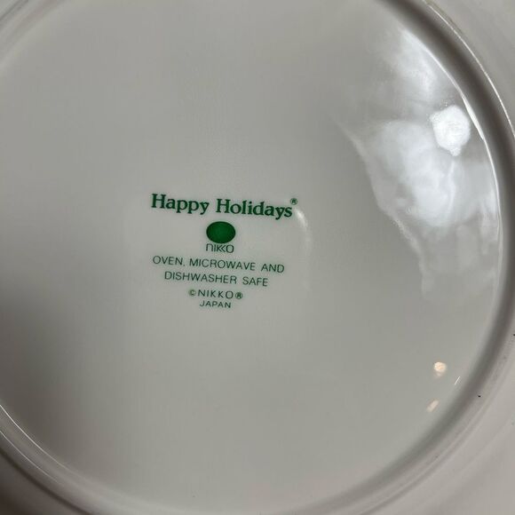 Niko Happy Holidays 1Dinner plate .oven ,microwave and dishwasher safe - Picture 5 of 11